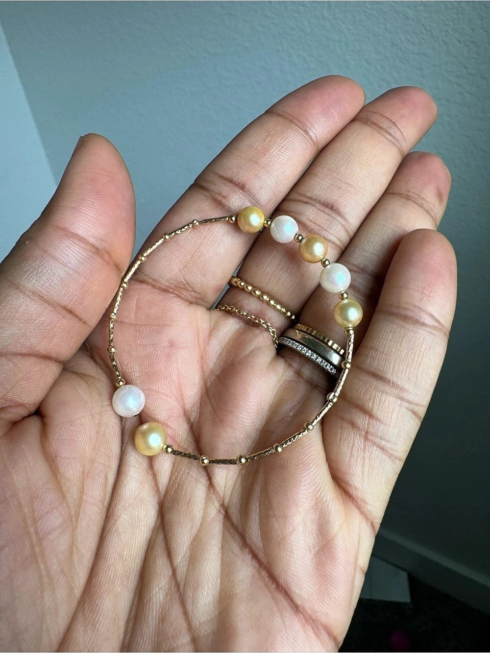 18k solid gold and natural akoya pearls from Japan w certificate!